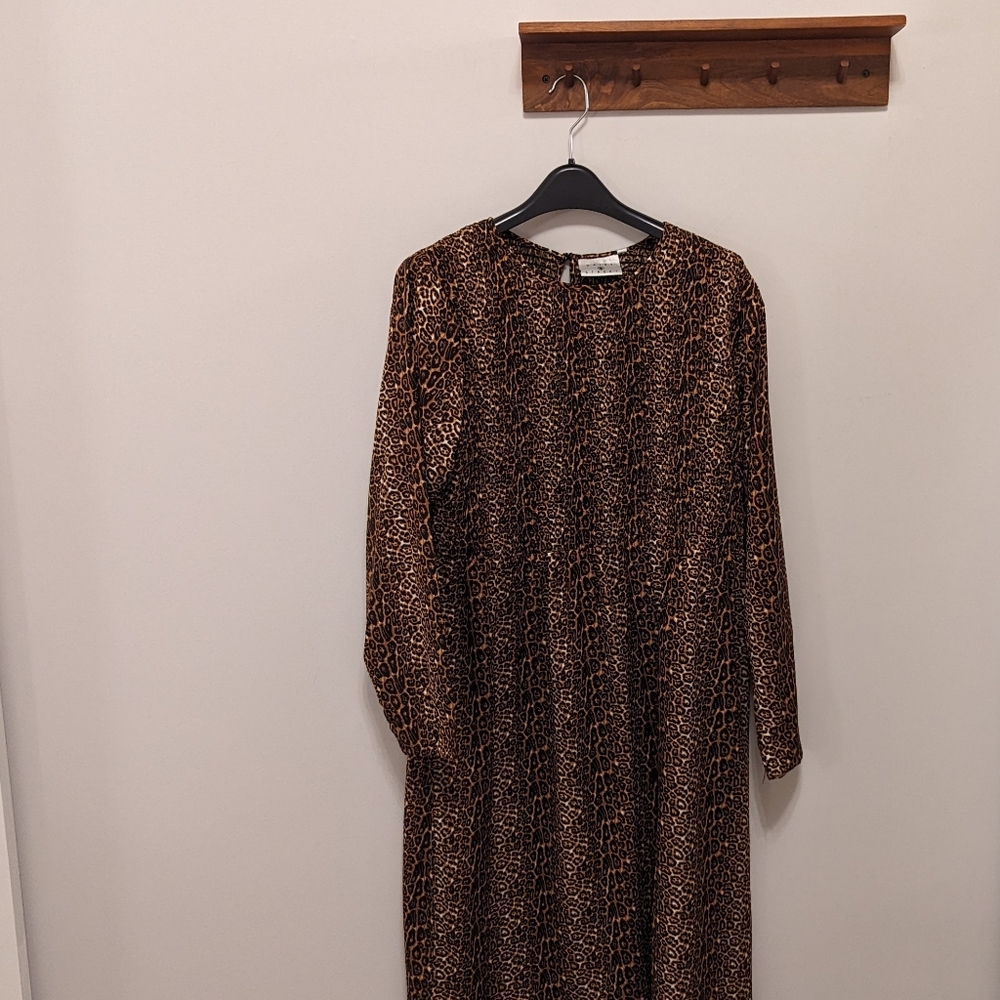 [Asos] Cheetah Print Midi Smocked Dress